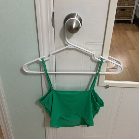 Green crop top - Picture 2 of 2
